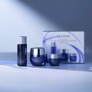 Extra intensive eye care & double moisturising set vor einer weiß-blauen Box arrangiert